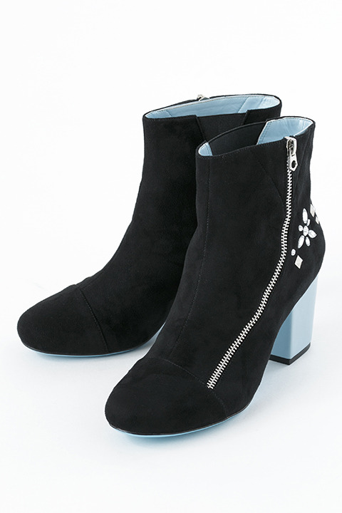 『A3!』コラボレーション シューズ　冬組 モデル／19,800円（税別）(C)Liber Entertainment Inc. All Rights Reserved.