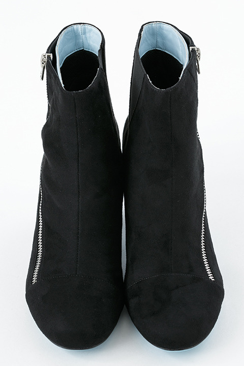 『A3!』コラボレーション シューズ　冬組 モデル／19,800円（税別）(C)Liber Entertainment Inc. All Rights Reserved.