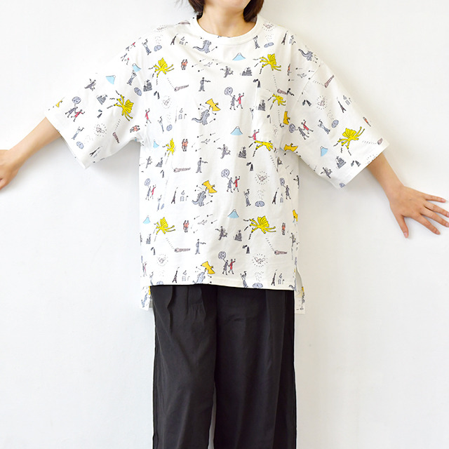 ゴジラ映画『三大怪獣 地球最大の決戦』コラボグッズ ビッグTシャツ 3,900円＋税TM&(C)TOHO CO.,LTD.