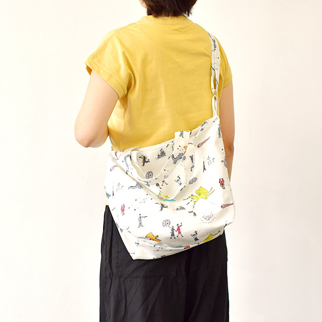 ゴジラ映画『三大怪獣 地球最大の決戦』コラボグッズ キャンバスショルダートート 3,500円＋税TM&(C)TOHO CO.,LTD.