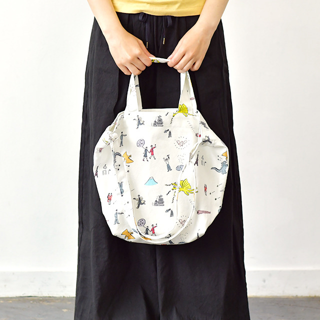 ゴジラ映画『三大怪獣 地球最大の決戦』コラボグッズ キャンバスショルダートート 3,500円＋税TM&(C)TOHO CO.,LTD.