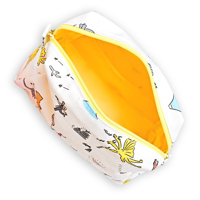 ゴジラ映画『三大怪獣 地球最大の決戦』コラボグッズ トラペーズポーチ 2,500円＋税TM&(C)TOHO CO.,LTD.