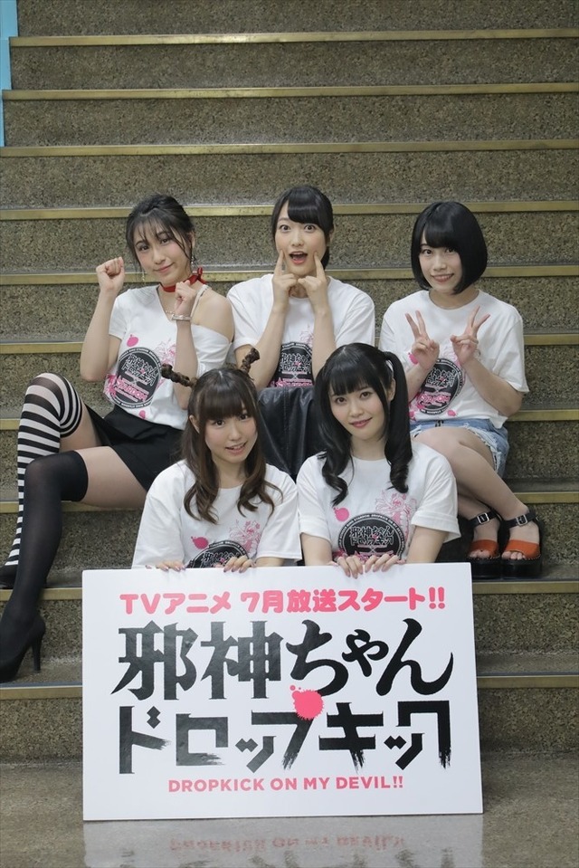 アニメ「邪神ちゃん」女子プロ団体とのコラボマッチで“ドロップキック”咲き乱れ！ 声優陣もエール
