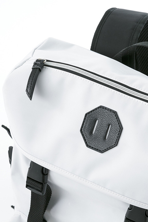 「劇場版 魔法科高校の劣等生 星を呼ぶ少女」コラボアイテム 司波達也 モデル バックパック／12,800円（税別）(C)2016 佐島 勤／ＫＡＤＯＫＡＷＡ　アスキー・メディアワークス刊／劇場版魔法科高校製作委員会