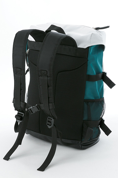 「劇場版 魔法科高校の劣等生 星を呼ぶ少女」コラボアイテム 司波達也 モデル バックパック／12,800円（税別）(C)2016 佐島 勤／ＫＡＤＯＫＡＷＡ　アスキー・メディアワークス刊／劇場版魔法科高校製作委員会