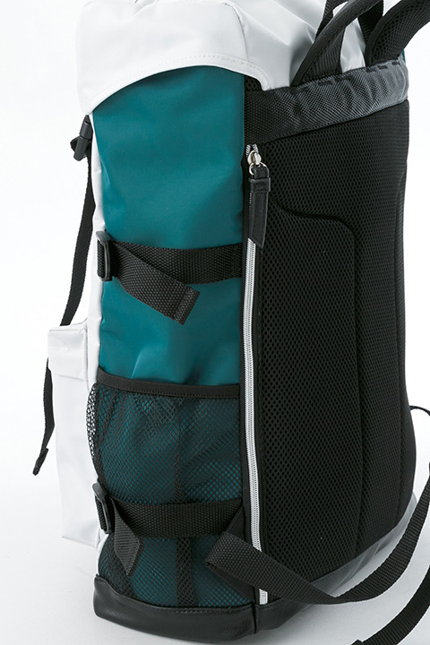 「劇場版 魔法科高校の劣等生 星を呼ぶ少女」コラボアイテム 司波達也 モデル バックパック／12,800円（税別）(C)2016 佐島 勤／ＫＡＤＯＫＡＷＡ　アスキー・メディアワークス刊／劇場版魔法科高校製作委員会