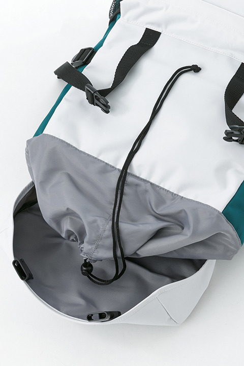 「劇場版 魔法科高校の劣等生 星を呼ぶ少女」コラボアイテム 司波達也 モデル バックパック／12,800円（税別）(C)2016 佐島 勤／ＫＡＤＯＫＡＷＡ　アスキー・メディアワークス刊／劇場版魔法科高校製作委員会