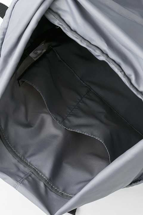 「劇場版 魔法科高校の劣等生 星を呼ぶ少女」コラボアイテム 司波達也 モデル バックパック／12,800円（税別）(C)2016 佐島 勤／ＫＡＤＯＫＡＷＡ　アスキー・メディアワークス刊／劇場版魔法科高校製作委員会