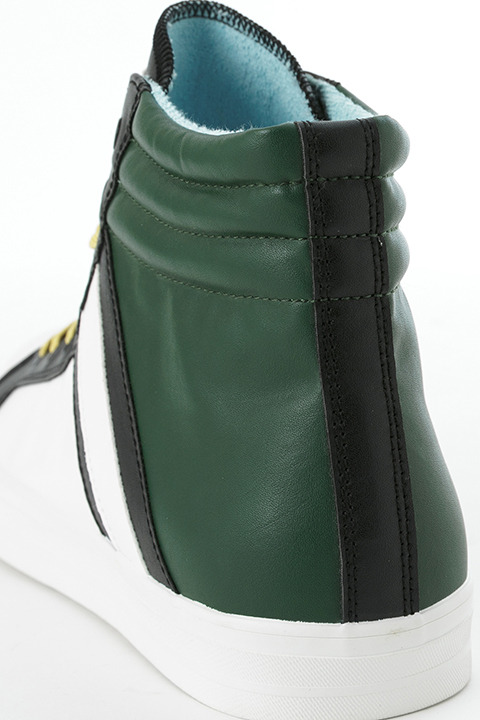 「劇場版 魔法科高校の劣等生 星を呼ぶ少女」コラボアイテム 司波深雪 モデル スニーカー／10,800円（税別）(C)2016 佐島 勤／ＫＡＤＯＫＡＷＡ　アスキー・メディアワークス刊／劇場版魔法科高校製作委員会