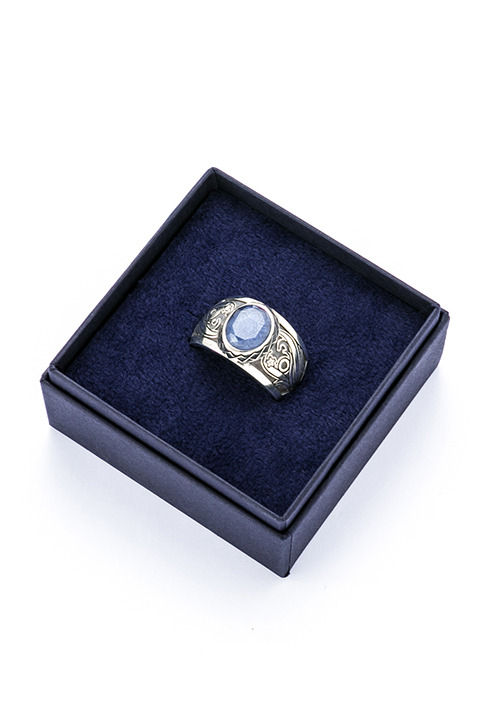 「劇場版 魔法科高校の劣等生 星を呼ぶ少女」コラボアイテム 司波深雪 モデル リング／17,800円（税別）(C)2016 佐島 勤／ＫＡＤＯＫＡＷＡ　アスキー・メディアワークス刊／劇場版魔法科高校製作委員会