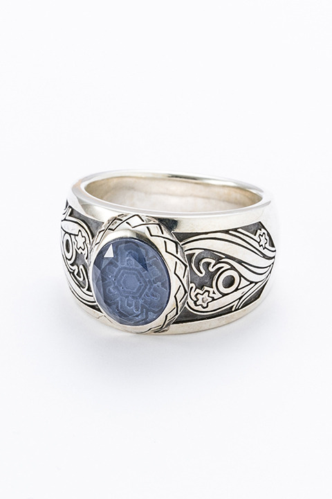 「劇場版 魔法科高校の劣等生 星を呼ぶ少女」コラボアイテム 司波深雪 モデル リング／17,800円（税別）(C)2016 佐島 勤／ＫＡＤＯＫＡＷＡ　アスキー・メディアワークス刊／劇場版魔法科高校製作委員会