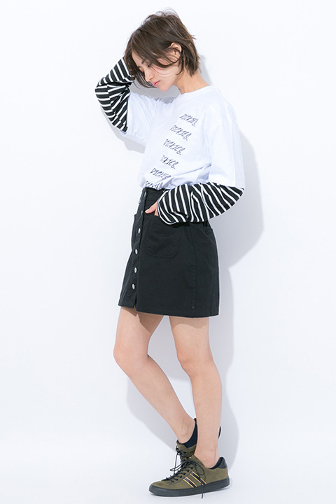 『刀剣乱舞-ONLINE-』コラボレーション シューズ 御手杵モデル 10,800円（税別）(C)2015-2018 DMM GAMES/Nitroplus