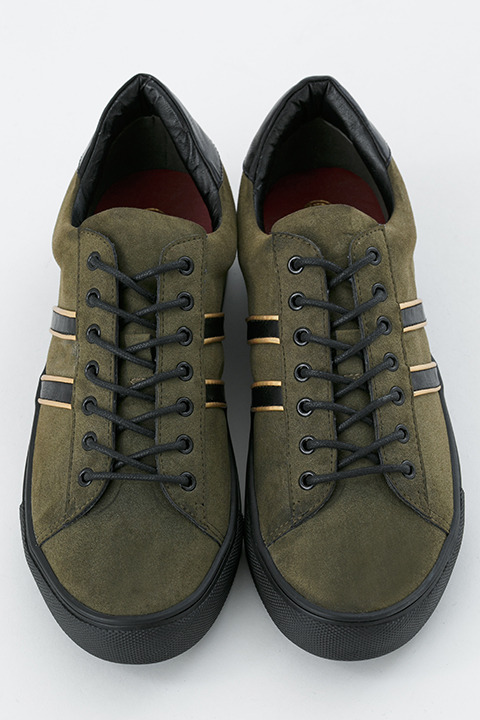 『刀剣乱舞-ONLINE-』コラボレーション シューズ 御手杵モデル 10,800円（税別）(C)2015-2018 DMM GAMES/Nitroplus