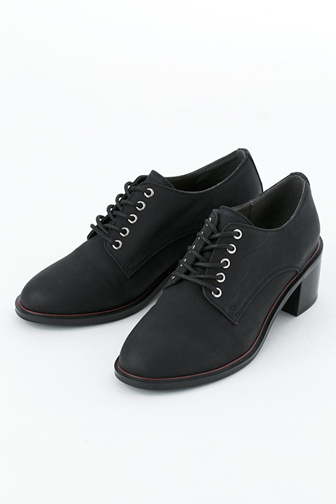 『刀剣乱舞-ONLINE-』コラボレーション シューズ 薬研藤四郎モデル 各15,800円（税別）(C)2015-2018 DMM GAMES/Nitroplus