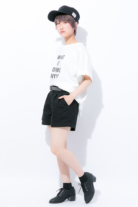 『刀剣乱舞-ONLINE-』コラボレーション シューズ 薬研藤四郎モデル 各15,800円（税別）(C)2015-2018 DMM GAMES/Nitroplus