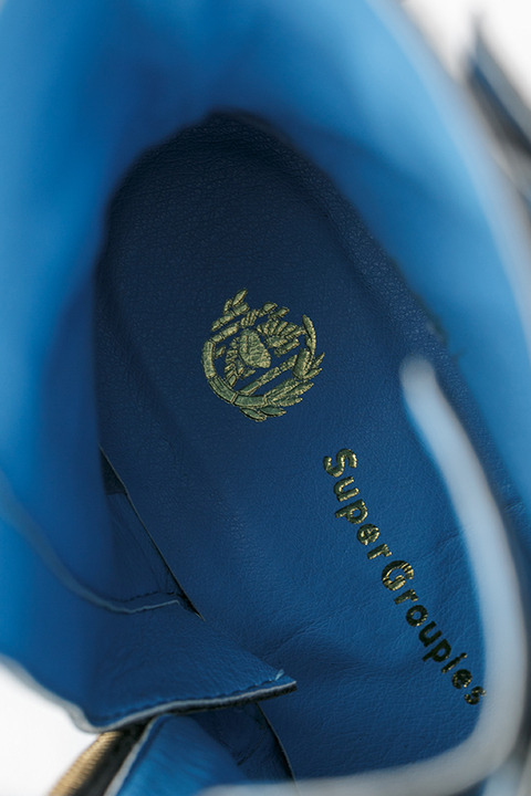 『刀剣乱舞-ONLINE-』コラボレーション シューズ 太鼓鐘貞宗モデル 16,800円（税別）(C)2015-2018 DMM GAMES/Nitroplus