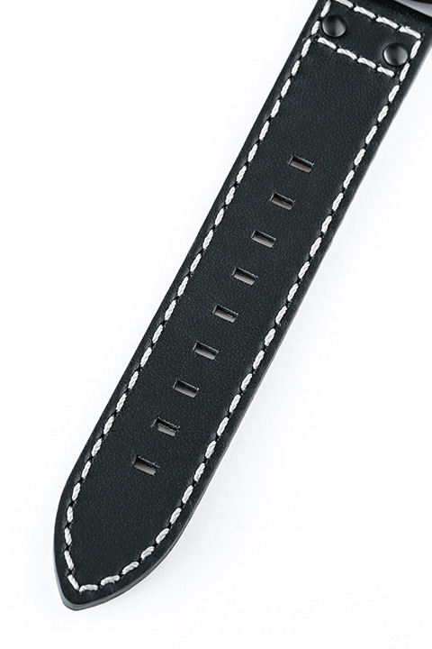 『劇場版 ソードアート・オンライン -オーディナル・スケール-』コラボレーション キリトモデル 腕時計 17,800円（税別）(C)2016 川原 礫／ＫＡＤＯＫＡＷＡ　アスキー・メディアワークス刊／SAO MOVIE Project