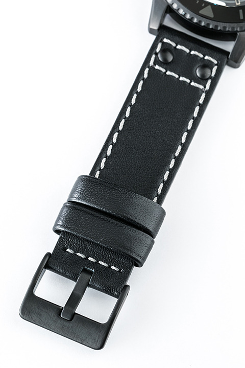 『劇場版 ソードアート・オンライン -オーディナル・スケール-』コラボレーション キリトモデル 腕時計 17,800円（税別）(C)2016 川原 礫／ＫＡＤＯＫＡＷＡ　アスキー・メディアワークス刊／SAO MOVIE Project