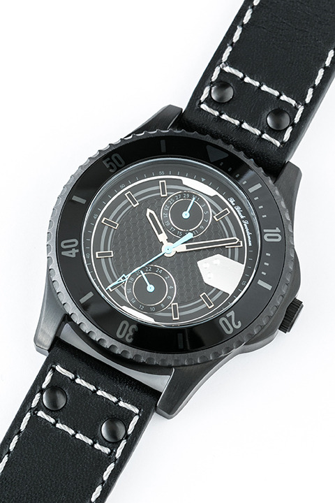 『劇場版 ソードアート・オンライン -オーディナル・スケール-』コラボレーション キリトモデル 腕時計 17,800円（税別）(C)2016 川原 礫／ＫＡＤＯＫＡＷＡ　アスキー・メディアワークス刊／SAO MOVIE Project