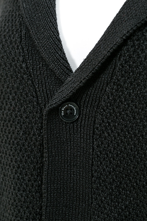 『劇場版 ソードアート・オンライン -オーディナル・スケール-』コラボレーション キリトモデル カーディガン 12,800円（税別）(C)2016 川原 礫／ＫＡＤＯＫＡＷＡ　アスキー・メディアワークス刊／SAO MOVIE Project