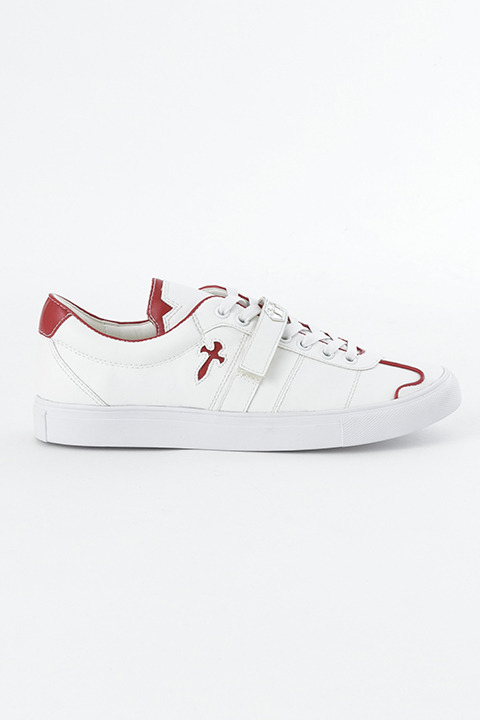 『劇場版 ソードアート・オンライン -オーディナル・スケール-』コラボレーション アスナモデル スニーカー 9,800円（税別）(C)2016 川原 礫／ＫＡＤＯＫＡＷＡ　アスキー・メディアワークス刊／SAO MOVIE Project