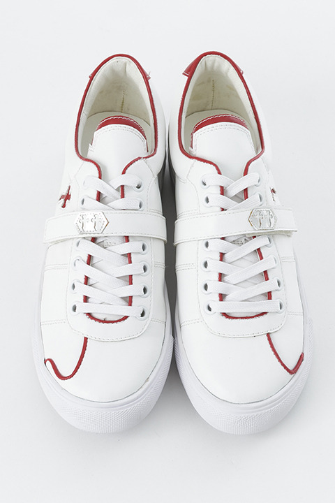 『劇場版 ソードアート・オンライン -オーディナル・スケール-』コラボレーション アスナモデル スニーカー 9,800円（税別）(C)2016 川原 礫／ＫＡＤＯＫＡＷＡ　アスキー・メディアワークス刊／SAO MOVIE Project