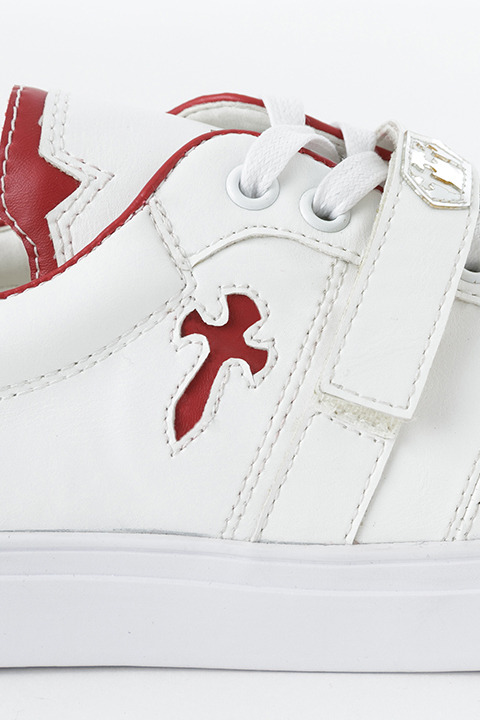 『劇場版 ソードアート・オンライン -オーディナル・スケール-』コラボレーション アスナモデル スニーカー 9,800円（税別）(C)2016 川原 礫／ＫＡＤＯＫＡＷＡ　アスキー・メディアワークス刊／SAO MOVIE Project