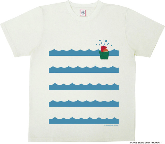 崖の上のポニョ Tシャツ　バケツへダイブ 4,630円（税別） (C) Studio Ghibli (C) 1994 Hatake Jimusho - Studio Ghibli - NH (C) 2004 Studio Ghibli - NDDMT(C) 2008 Studio Ghibli - NDHDMT