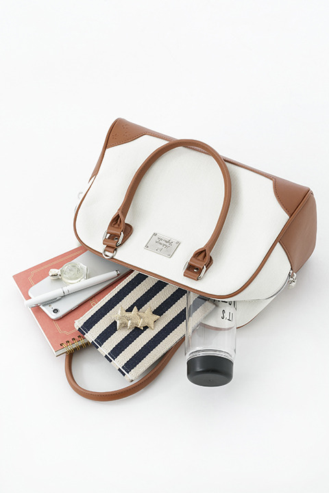 『夏目友人帳』コラボレーションアイテム バッグ 12,800円（税別）(C)緑川ゆき・白泉社／「夏目友人帳」製作委員会