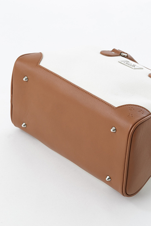 『夏目友人帳』コラボレーションアイテム バッグ 12,800円（税別）(C)緑川ゆき・白泉社／「夏目友人帳」製作委員会