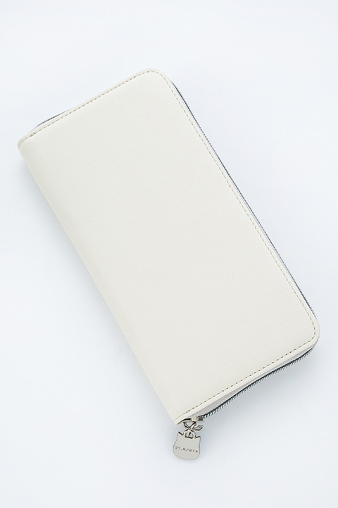 『夏目友人帳』コラボレーションアイテム 財布 8,800円（税別）(C)緑川ゆき・白泉社／「夏目友人帳」製作委員会