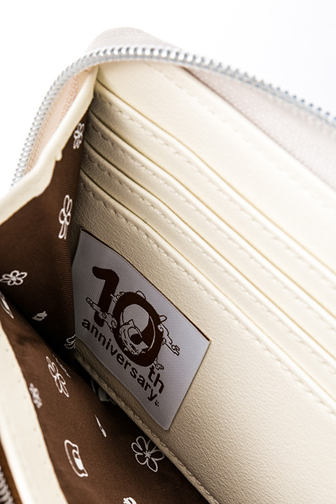 『夏目友人帳』コラボレーションアイテム 財布 8,800円（税別）(C)緑川ゆき・白泉社／「夏目友人帳」製作委員会