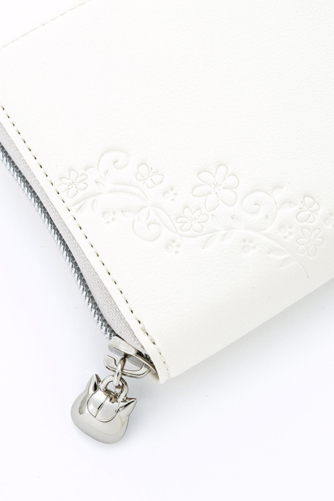 『夏目友人帳』コラボレーションアイテム 財布 8,800円（税別）(C)緑川ゆき・白泉社／「夏目友人帳」製作委員会