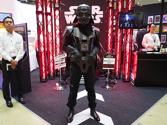 ダンボールでベイダー卿になれる！  ショウワノートブースレポ【東京おもちゃショー2018】