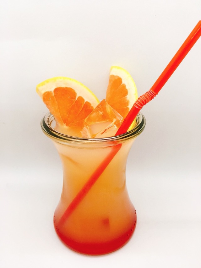 「僕のヒーローアカデミア×TOWER RECORDS CAFE」かっちゃんのグレープフルーツジュース：700 円(C)堀越耕平／集英社・僕のヒーローアカデミア製作委員会