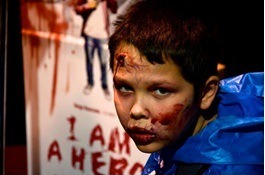 特殊メイクでZQN化したファンの子。結構リアル…^ ^;