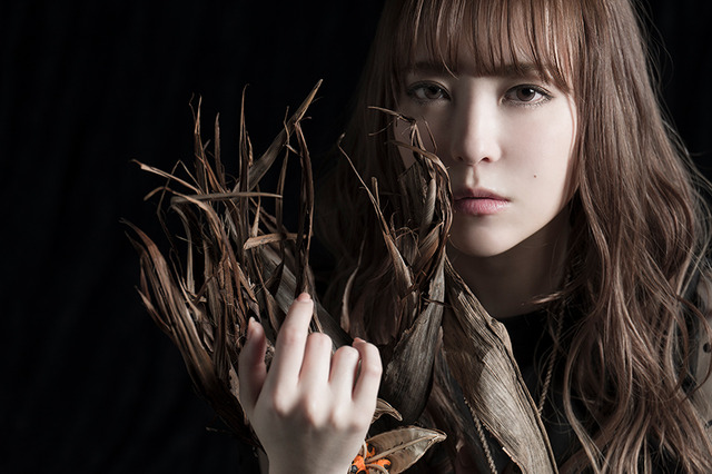 黒崎真音 アーティスト写真(C)Frontwing