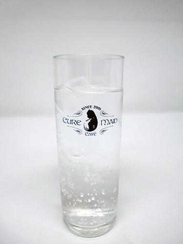 ドリンク　アンズ　￥500＋税　(C)018 大武政夫・KADOKAWA刊／ヒナまつり製作委員会