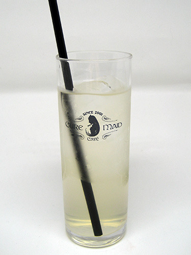 ドリンク　マオ　￥500＋税　(C)018 大武政夫・KADOKAWA刊／ヒナまつり製作委員会