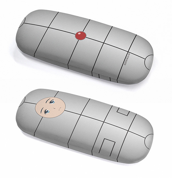 転送装置 メガネケース￥1,400＋税　(C)018 大武政夫・KADOKAWA刊／ヒナまつり製作委員会