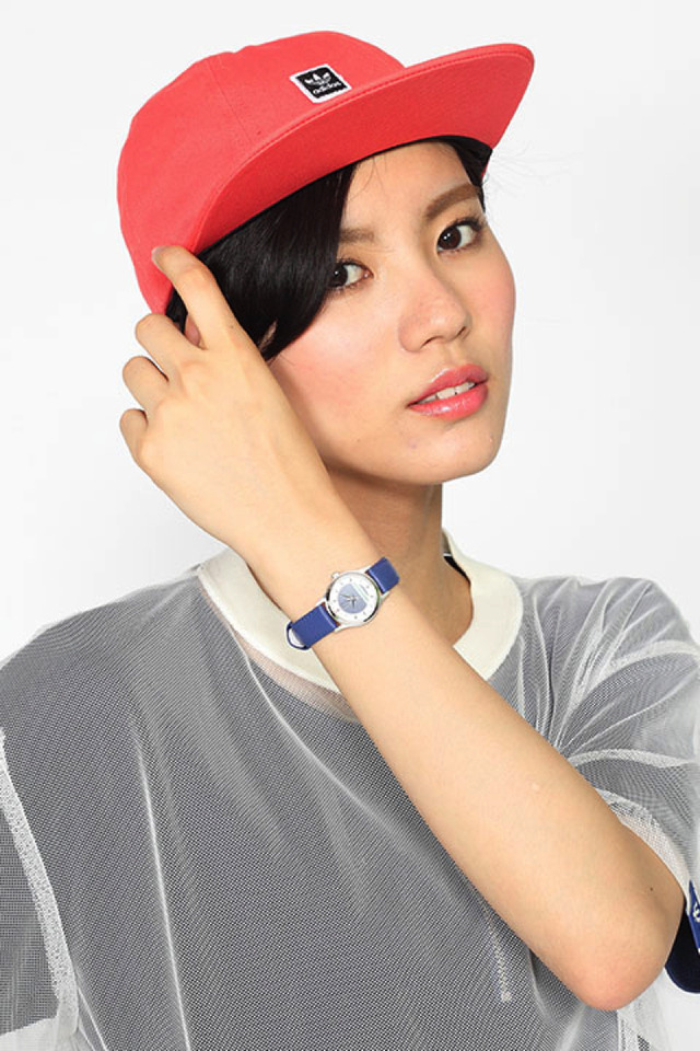 楊ぜん モデル  カットソーセット／10,800円(税別）腕時計／各13,000円(税別)　スニーカー／各10,800円(税別)   (C) 安能務・藤崎竜／集英社・「覇穹 封神演義」製作委員会