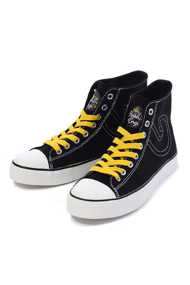 太公望 モデル  スニーカー各10,800円(税別) (C) 安能務・藤崎竜／集英社・「覇穹 封神演義」製作委員会