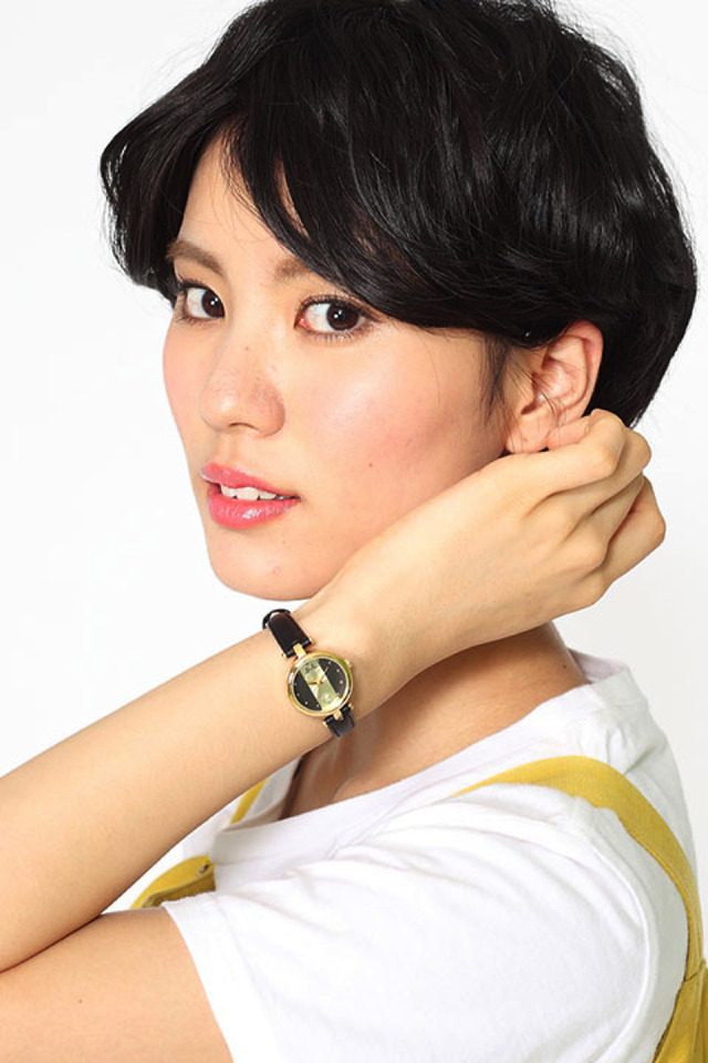 太公望 モデル  腕時計／各13,000円(税別)　スニーカー／各10,800円(税別)  アウター／20,000円(税別)　サロペット／13,800円(税別) (C) 安能務・藤崎竜／集英社・「覇穹 封神演義」製作委員会