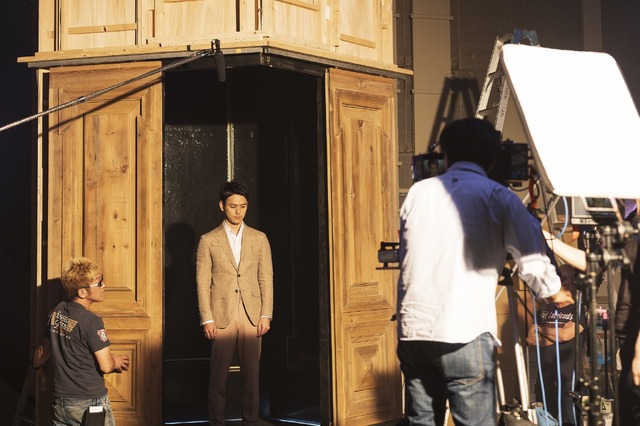 「大人エレベーター」TVCM 58F 庵野秀明 メイキングスチール