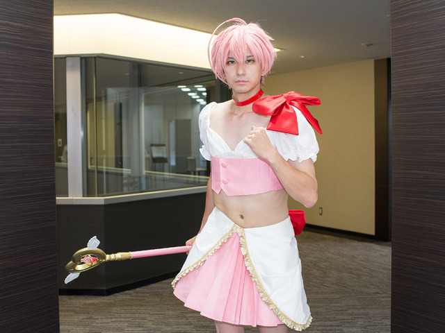 「魔法少女 俺」×「オルクスオンライン」コラボ記念、リアル（？）卯野さきちゃんが編集部にやってきた！