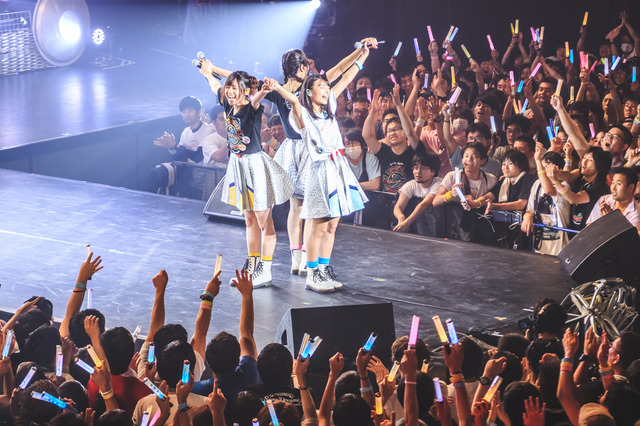 「イヤホンズ3周年記念 LIVE Some Dreams Tour 2018 -新次元の未来泥棒ども-」ツアーファイナル公演スチール