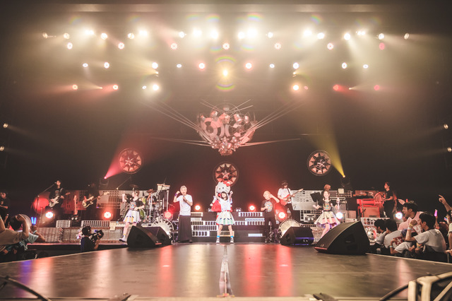 「イヤホンズ3周年記念 LIVE Some Dreams Tour 2018 -新次元の未来泥棒ども-」ツアーファイナル公演スチール