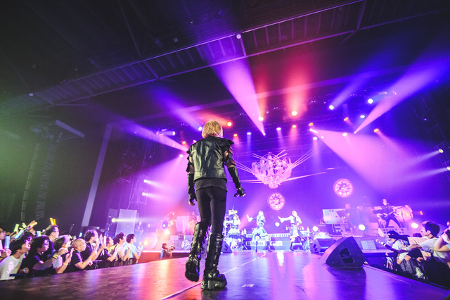 「イヤホンズ3周年記念 LIVE Some Dreams Tour 2018 -新次元の未来泥棒ども-」ツアーファイナル公演スチール