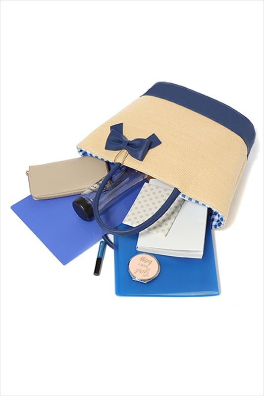 『アイドリッシュセブン』コラボレーション 「かごバッグ（全12種）」各9,800円（税別）和泉一織 モデル (C)アイドリッシュセブン