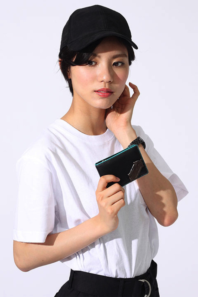 『PSYCHO-PASS サイコパス』コラボレーションアイテム　パスケース／各4,800円(税別) 狡噛 慎也モデル(C)PSYCHO-PASS